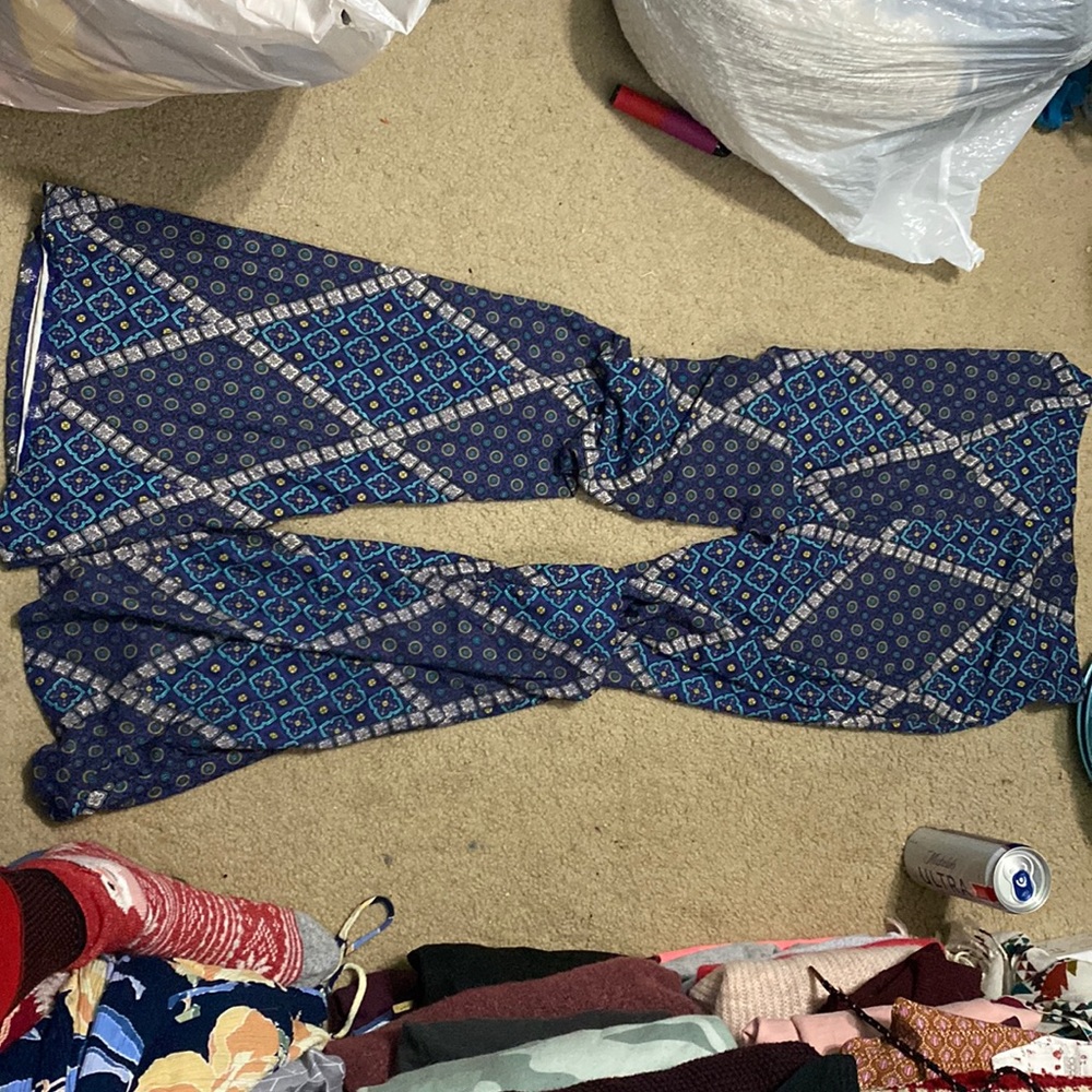 Bell bottom leggings from Kendall and Kylie